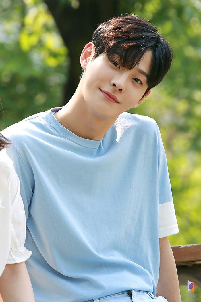 Sau 2 cái chết liên tiếp của Sulli và Goo Hara, làng giải trí Hàn tiếp tục đón nhận tin sốc: Một nam diễn viên kiêm idol 27 tuổi đột ngột qua đời Sau 2 cái chết liên tiếp của Sulli và Goo Hara, làng giải trí Hàn tiếp tục đón nhận tin sốc: Một nam diễn viên kiêm idol 27 tuổi đột ngột qua đời