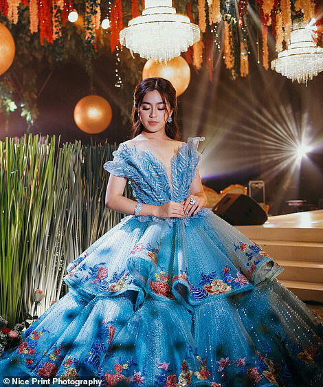 Lộng lẫy như một nàng công chúa trong tiệc sinh nhật nhưng ít ai ngờ, tiểu thư nhà siêu giàu Philippines đời thường lại vô cùng giản dị - 6 Lộng lẫy như một nàng công chúa trong tiệc sinh nhật nhưng ít ai ngờ, tiểu thư nhà siêu giàu Philippines đời thường lại vô cùng giản dị - 6