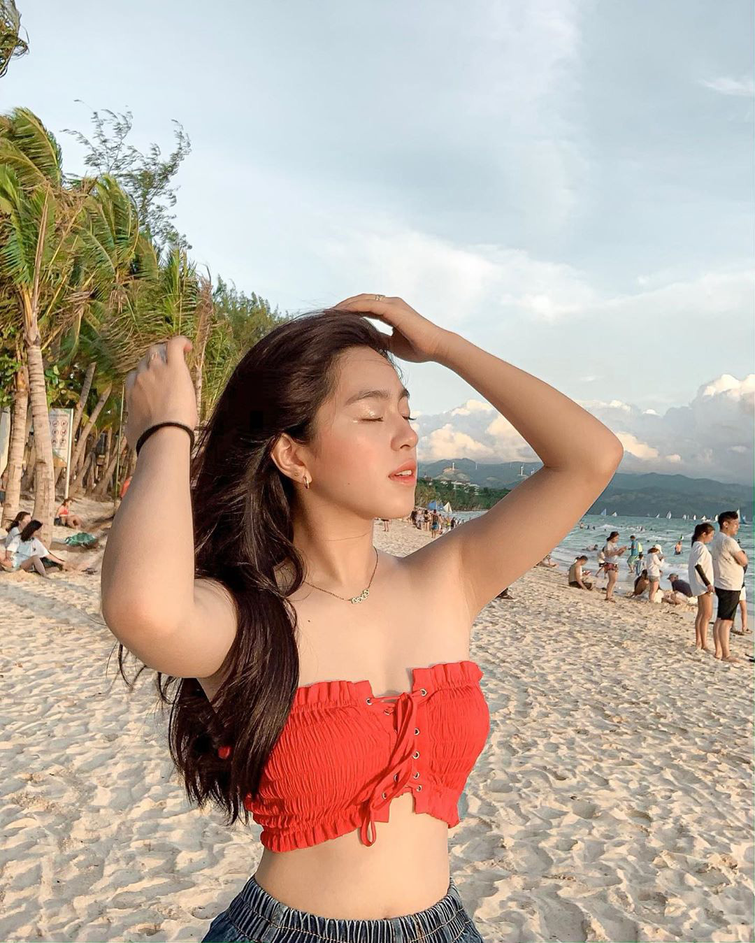 Lộng lẫy như một nàng công chúa trong tiệc sinh nhật nhưng ít ai ngờ, tiểu thư nhà siêu giàu Philippines đời thường lại vô cùng giản dị - 21 Lộng lẫy như một nàng công chúa trong tiệc sinh nhật nhưng ít ai ngờ, tiểu thư nhà siêu giàu Philippines đời thường lại vô cùng giản dị - 21
