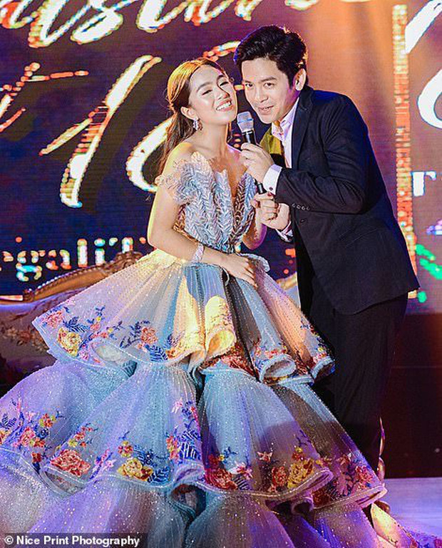 Khi thiên kim tiểu thư giới 'siêu giàu' tổ chức sinh nhật: 10 nghệ nhân lên ý tưởng trước tận 2 năm, thay một lúc 6 bộ váy công chúa, bánh kem ngót nghét...5000 đô - 4 Khi thiên kim tiểu thư giới 'siêu giàu' tổ chức sinh nhật: 10 nghệ nhân lên ý tưởng trước tận 2 năm, thay một lúc 6 bộ váy công chúa, bánh kem ngót nghét...5000 đô - 4