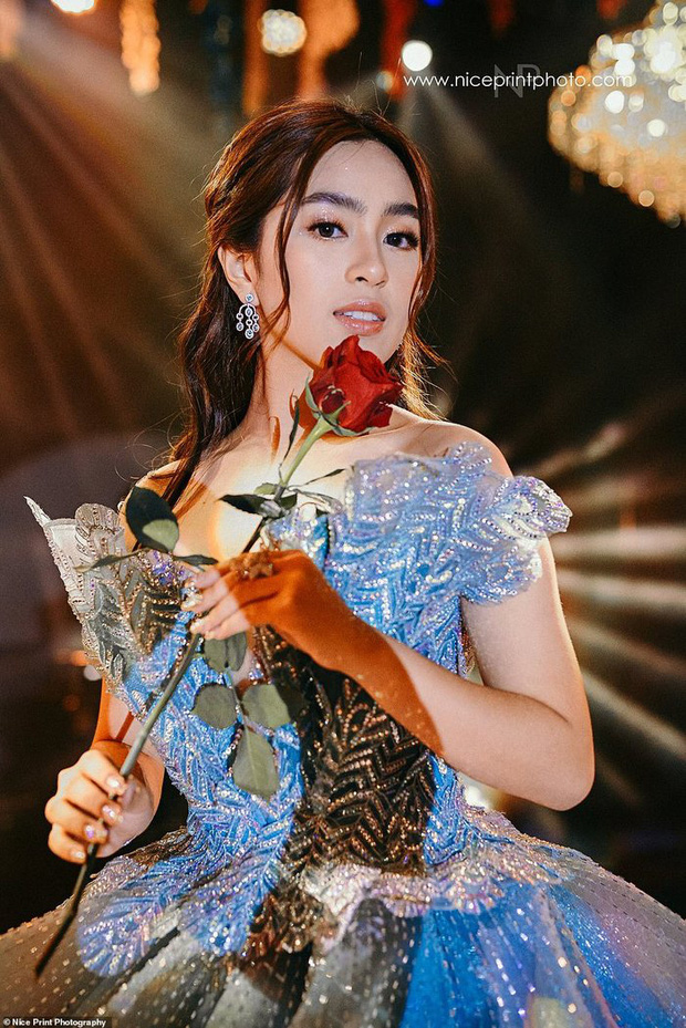 Khi thiên kim tiểu thư giới 'siêu giàu' tổ chức sinh nhật: 10 nghệ nhân lên ý tưởng trước tận 2 năm, thay một lúc 6 bộ váy công chúa, bánh kem ngót nghét...5000 đô - 5 Khi thiên kim tiểu thư giới 'siêu giàu' tổ chức sinh nhật: 10 nghệ nhân lên ý tưởng trước tận 2 năm, thay một lúc 6 bộ váy công chúa, bánh kem ngót nghét...5000 đô - 5
