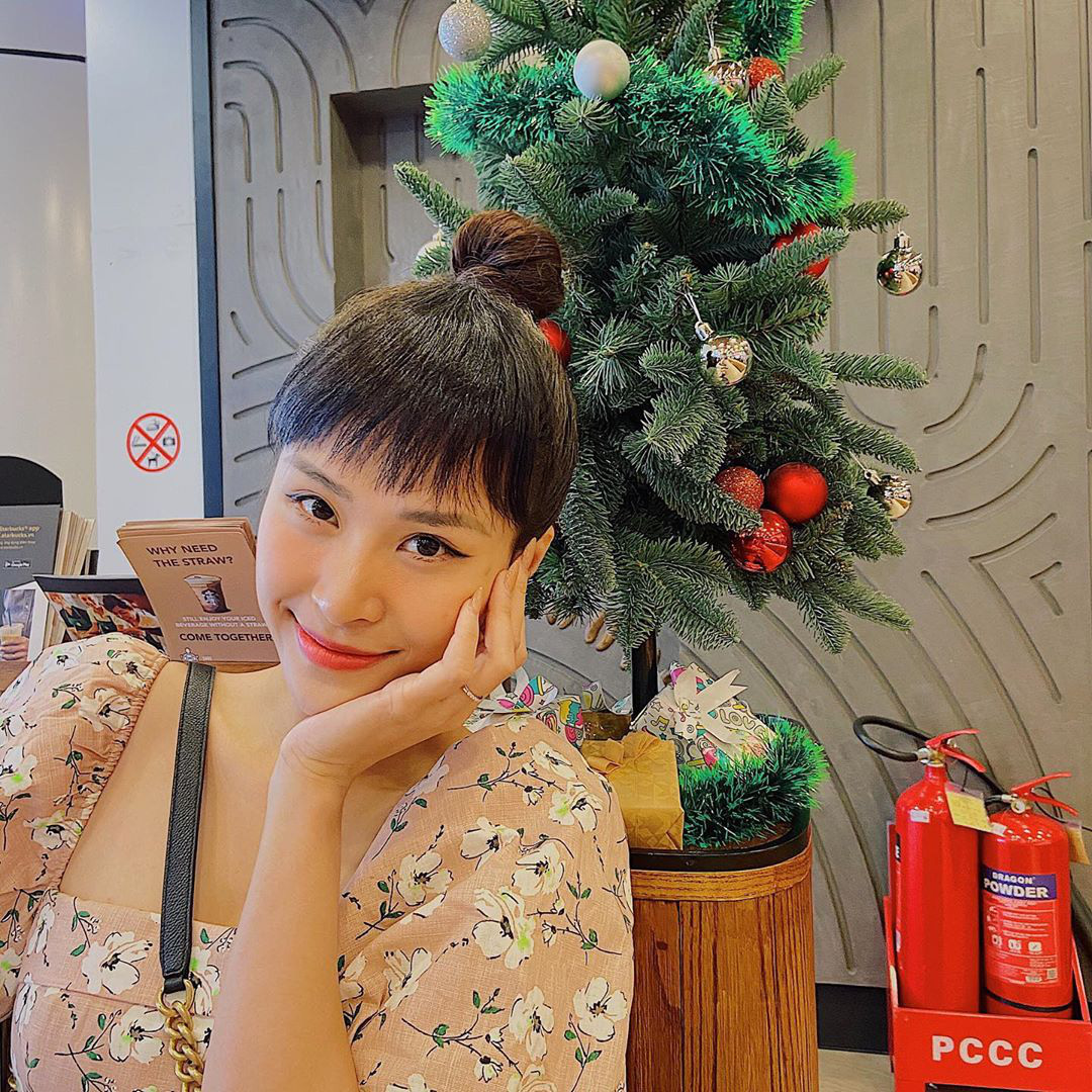 Đông Nhi khoe tóc mái mới, dân mạng ai nấy đồng loạt khuyên bỏ ngay đi - 1 Đông Nhi khoe tóc mái mới, dân mạng ai nấy đồng loạt khuyên bỏ ngay đi - 1