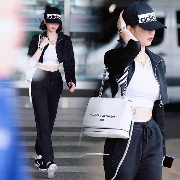 Ngọc Trinh tiếp tục đụng hàng Jennie Black Pink nhưng vượt trội về thần thái Ngọc Trinh tiếp tục đụng hàng Jennie Black Pink nhưng vượt trội về thần thái