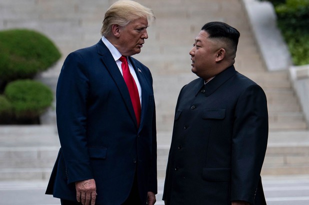 Ông Trump cảnh báo mối hữu hảo với Chủ tịch Triều Tiên có thể biến mất Ông Trump cảnh báo mối hữu hảo với Chủ tịch Triều Tiên có thể biến mất
