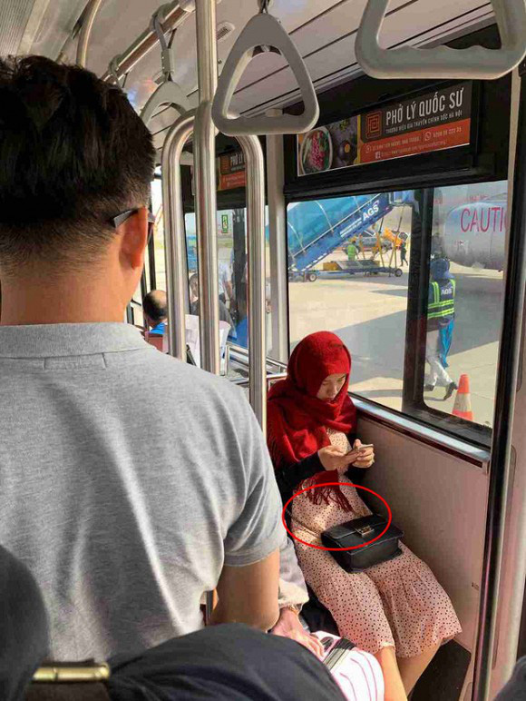 Sau đám cưới trong mơ, Hoàng Oanh liên tục để lộ vòng 2 lớn bất thường giữa tin đồn mang thai - 2 Sau đám cưới trong mơ, Hoàng Oanh liên tục để lộ vòng 2 lớn bất thường giữa tin đồn mang thai - 2