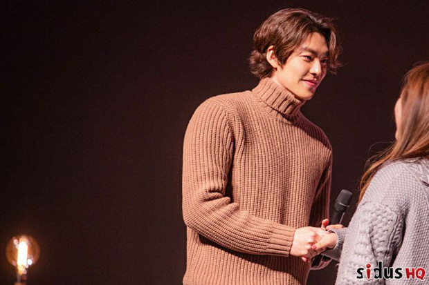 Kim Woo Bin trở lại với ngoại hình đỉnh cao trong fanmeeting sau hơn 2 năm ở ẩn hoàn toàn để điều trị ung thư - 2 Kim Woo Bin trở lại với ngoại hình đỉnh cao trong fanmeeting sau hơn 2 năm ở ẩn hoàn toàn để điều trị ung thư - 2
