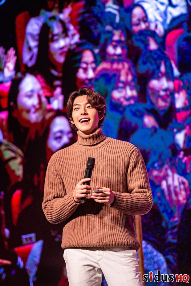 Kim Woo Bin trở lại với ngoại hình đỉnh cao trong fanmeeting sau hơn 2 năm ở ẩn hoàn toàn để điều trị ung thư - 3 Kim Woo Bin trở lại với ngoại hình đỉnh cao trong fanmeeting sau hơn 2 năm ở ẩn hoàn toàn để điều trị ung thư - 3