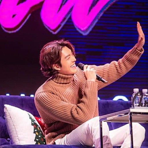 Kim Woo Bin trở lại với ngoại hình đỉnh cao trong fanmeeting sau hơn 2 năm ở ẩn hoàn toàn để điều trị ung thư - 4 Kim Woo Bin trở lại với ngoại hình đỉnh cao trong fanmeeting sau hơn 2 năm ở ẩn hoàn toàn để điều trị ung thư - 4