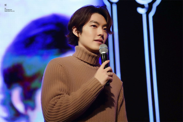 Kim Woo Bin trở lại với ngoại hình đỉnh cao trong fanmeeting sau hơn 2 năm ở ẩn hoàn toàn để điều trị ung thư - 7 Kim Woo Bin trở lại với ngoại hình đỉnh cao trong fanmeeting sau hơn 2 năm ở ẩn hoàn toàn để điều trị ung thư - 7