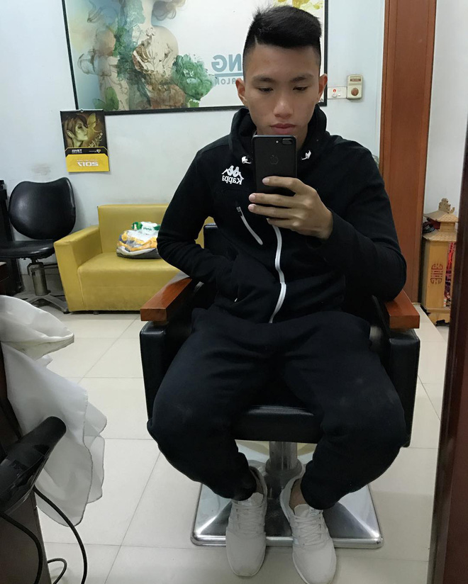 Ngắm gu thời trang giản dị nhưng cực chất của Đoàn Văn Hậu - 2 Ngắm gu thời trang giản dị nhưng cực chất của Đoàn Văn Hậu - 2