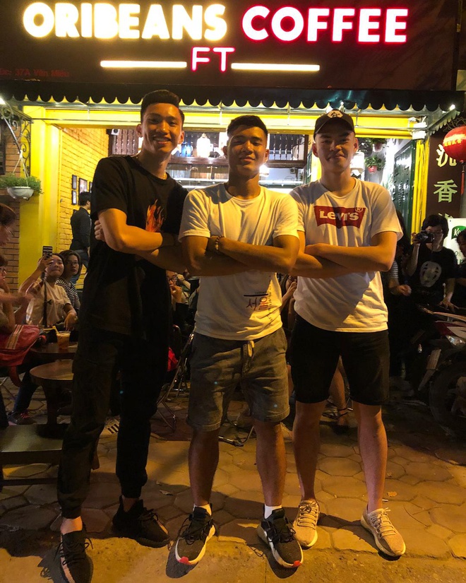 Ngắm gu thời trang giản dị nhưng cực chất của Đoàn Văn Hậu - 7 Ngắm gu thời trang giản dị nhưng cực chất của Đoàn Văn Hậu - 7
