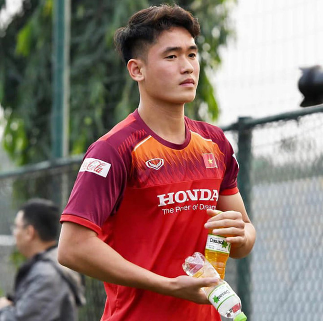 Bộ ba trai đẹp 'cực phẩm' của U22 Việt Nam khiến hội fan girl chết mê chết mệt gọi tên Hoàng Đức - Tấn Sinh - Trọng Hùng - 8 Bộ ba trai đẹp 'cực phẩm' của U22 Việt Nam khiến hội fan girl chết mê chết mệt gọi tên Hoàng Đức - Tấn Sinh - Trọng Hùng - 8