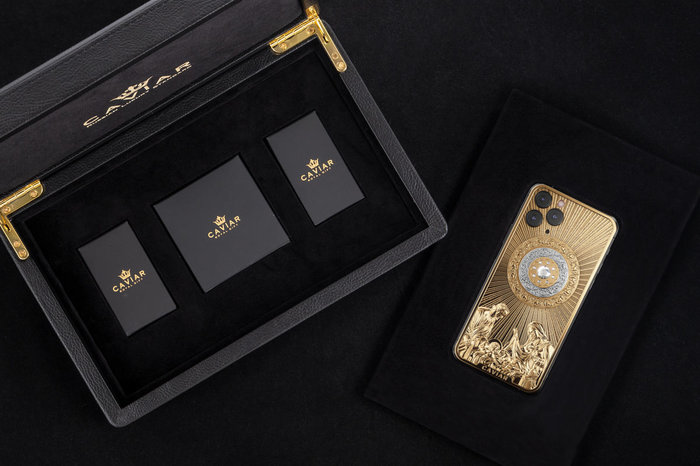 Chiêm ngưỡng iPhone 11 Pro Max bản Giáng Sinh mạ vàng, kim cương giá hơn 3 tỷ Đồng - 5 Chiêm ngưỡng iPhone 11 Pro Max bản Giáng Sinh mạ vàng, kim cương giá hơn 3 tỷ Đồng - 5
