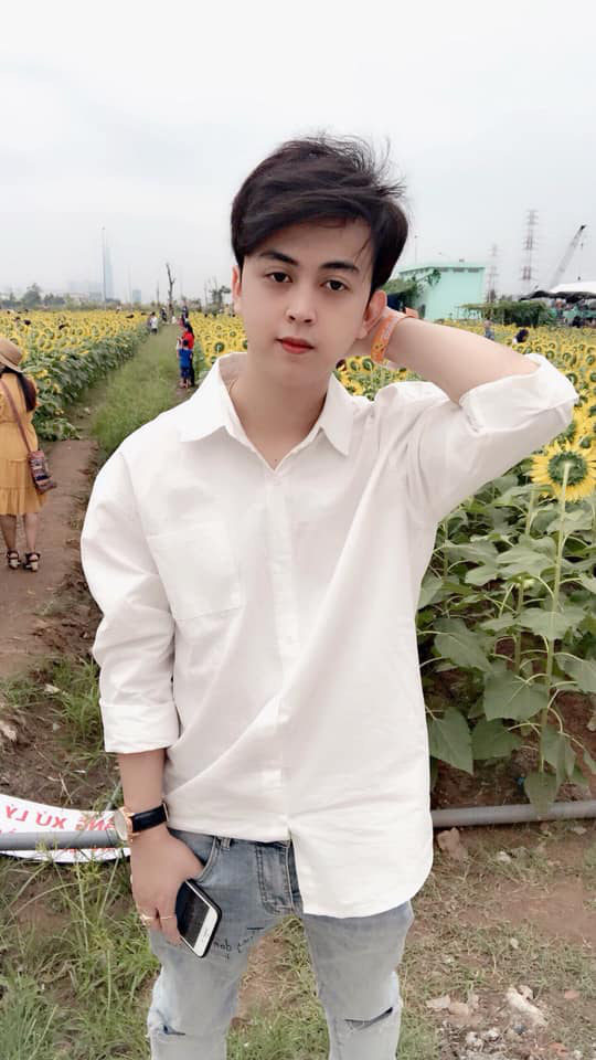 Cư dân mạng so sánh ngoại hình của Hồ Quang Hiếu với 'anh em sinh đôi' tự nhận trong scandal bay lắc, cưỡng dâm: 'Giống quá, khác mỗi cái mặt' - 5 Cư dân mạng so sánh ngoại hình của Hồ Quang Hiếu với 'anh em sinh đôi' tự nhận trong scandal bay lắc, cưỡng dâm: 'Giống quá, khác mỗi cái mặt' - 5