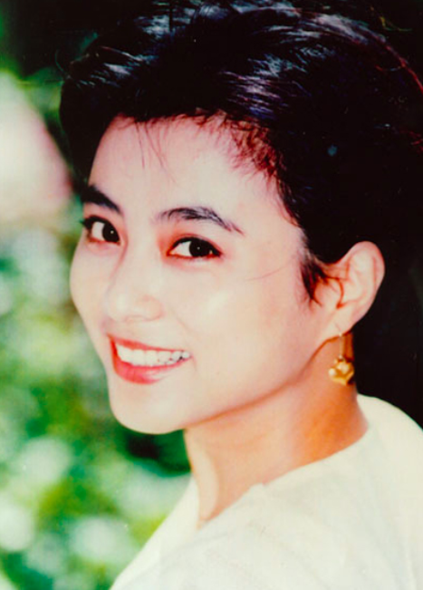 Mỹ nhân đẹp nhất nhì Tây du ký 1986: Bỏ chồng ngoại quốc, mang con về nước nuôi và nhan sắc bất ngờ ở tuổi U60 - 2 Mỹ nhân đẹp nhất nhì Tây du ký 1986: Bỏ chồng ngoại quốc, mang con về nước nuôi và nhan sắc bất ngờ ở tuổi U60 - 2
