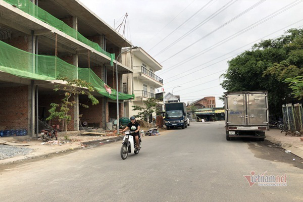 Cuối năm, người người vác bao tải tiền lao vào cơn sốt đất - 4 Cuối năm, người người vác bao tải tiền lao vào cơn sốt đất - 4