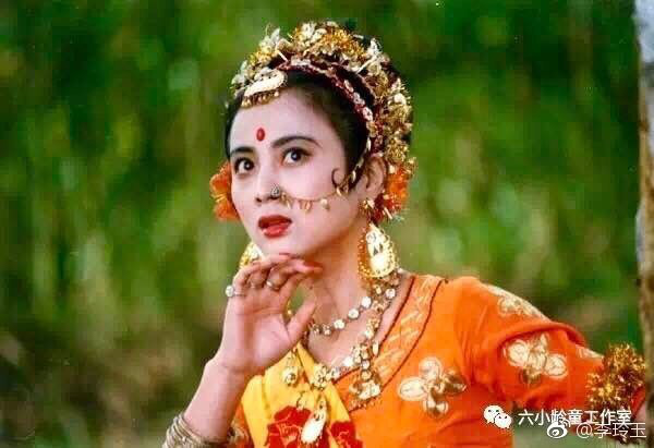 Mỹ nhân đẹp nhất nhì Tây du ký 1986: Bỏ chồng ngoại quốc, mang con về nước nuôi và nhan sắc bất ngờ ở tuổi U60 - 1 Mỹ nhân đẹp nhất nhì Tây du ký 1986: Bỏ chồng ngoại quốc, mang con về nước nuôi và nhan sắc bất ngờ ở tuổi U60 - 1