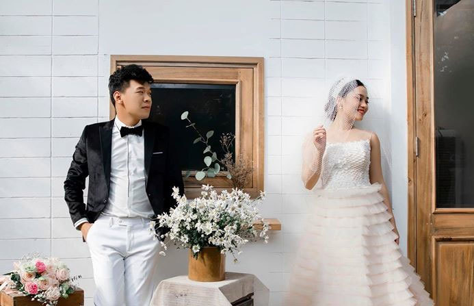Diễn viên Trung Ruồi: 'Mẹ tôi và vợ sắp cưới toàn ngồi... nói xấu tôi vì rất hợp nhau' - 2 Diễn viên Trung Ruồi: 'Mẹ tôi và vợ sắp cưới toàn ngồi... nói xấu tôi vì rất hợp nhau' - 2