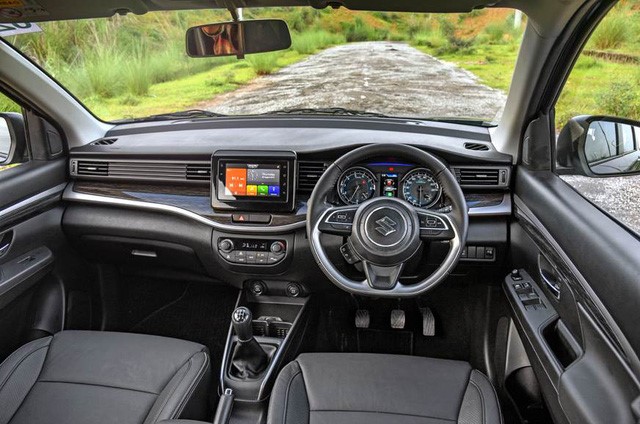 Suzuki XL7 - Anh em của Ertiga 'đổ bộ' Việt Nam trong năm 2020 - 2 Suzuki XL7 - Anh em của Ertiga 'đổ bộ' Việt Nam trong năm 2020 - 2