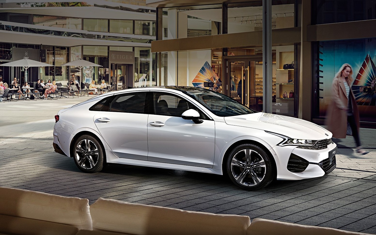 Kia Optima 2020 đẹp long lanh, 'lột xác' từ trong ra ngoài Kia Optima 2020 đẹp long lanh, 'lột xác' từ trong ra ngoài
