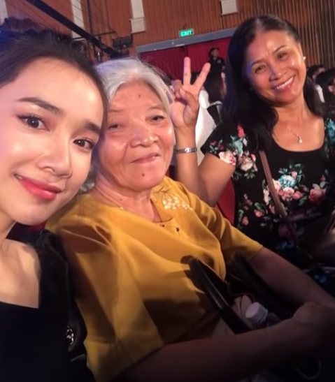 Thí sinh 74 tuổi thi Thách thức danh hài: 'Không ngờ Trường Giang, Nhã Phương lại đối xử với tôi như vậy' - 3 Thí sinh 74 tuổi thi Thách thức danh hài: 'Không ngờ Trường Giang, Nhã Phương lại đối xử với tôi như vậy' - 3