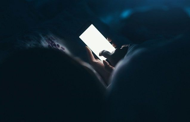 Tại sao nhiều người cảm thấy mệt mỏi ủ rũ vào ban ngày nhưng đêm lại tỉnh táo đến khuya? - 2 Tại sao nhiều người cảm thấy mệt mỏi ủ rũ vào ban ngày nhưng đêm lại tỉnh táo đến khuya? - 2