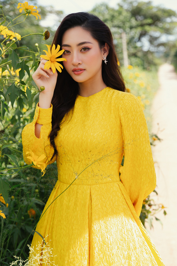 Hơn 4 tháng đăng quang Hoa hậu, giá cát-sê của Lương Thùy Linh khiến nhiều người ngỡ ngàng - 5 Hơn 4 tháng đăng quang Hoa hậu, giá cát-sê của Lương Thùy Linh khiến nhiều người ngỡ ngàng - 5