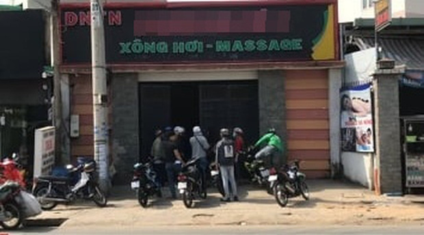 'Thót tim' diễn biến cuộc giải cứu bé gái 14 tuổi từ 'động' massage kích dục của đội hiệp sĩ và bài học đắt giá cho các bậc cha mẹ 'Thót tim' diễn biến cuộc giải cứu bé gái 14 tuổi từ 'động' massage kích dục của đội hiệp sĩ và bài học đắt giá cho các bậc cha mẹ