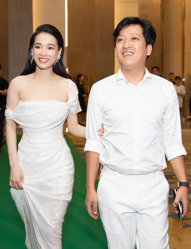 Cuộc sống hôn nhân 'kỳ lạ tới khó tin' của Trấn Thành - Hari Won và Trường Giang, Nhã Phương - 2 Cuộc sống hôn nhân 'kỳ lạ tới khó tin' của Trấn Thành - Hari Won và Trường Giang, Nhã Phương - 2