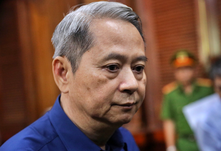 Ông Nguyễn Hữu Tín: 'Bị cáo xin chấp nhận, không oan sai gì' Ông Nguyễn Hữu Tín: 'Bị cáo xin chấp nhận, không oan sai gì'