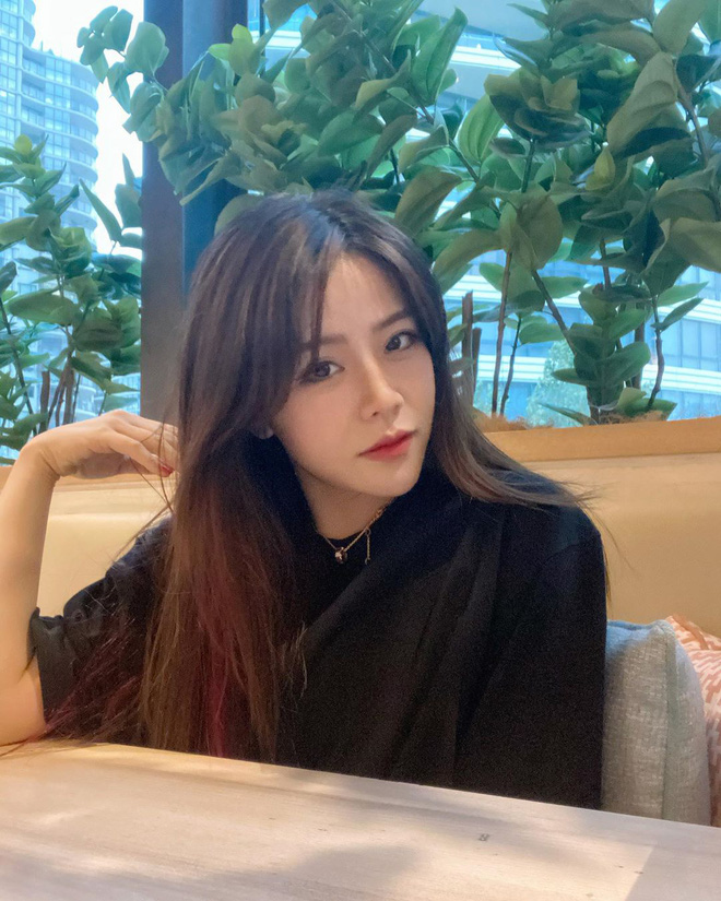 Không follow ai nhưng cầu thủ Tuấn Anh lại âm thầm thả tim cho Ông Thoại Liên, dân mạng đua nhau đặt giả thiết - 4 Không follow ai nhưng cầu thủ Tuấn Anh lại âm thầm thả tim cho Ông Thoại Liên, dân mạng đua nhau đặt giả thiết - 4