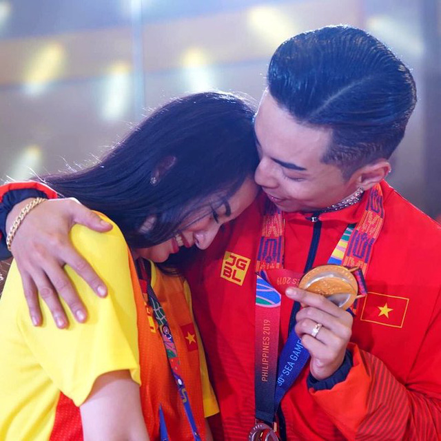 Phan Hiển – Khánh Thi: Hôn nhân hạnh phúc không thể thiếu sẻ chia Phan Hiển – Khánh Thi: Hôn nhân hạnh phúc không thể thiếu sẻ chia