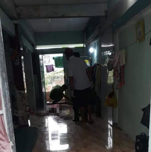 Cô gái tử vong với vết cắt ở cổ, nghi bị nhân tình sát hại ở Sài Gòn Cô gái tử vong với vết cắt ở cổ, nghi bị nhân tình sát hại ở Sài Gòn