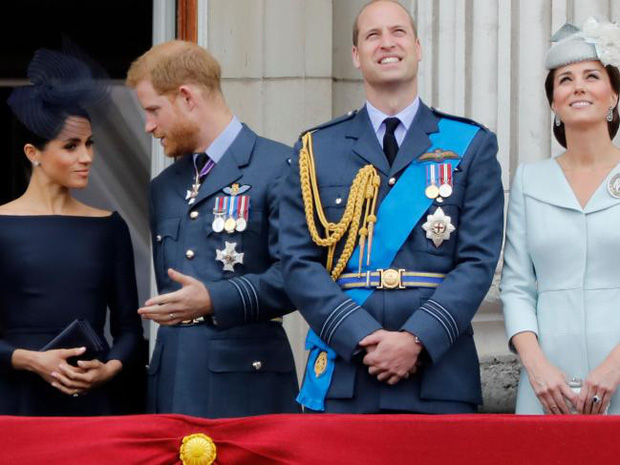 Đây là nhân vật phải chịu nhiều mất mát nhất khi Harry và Meghan quyết định rời Hoàng gia Anh - 4 Đây là nhân vật phải chịu nhiều mất mát nhất khi Harry và Meghan quyết định rời Hoàng gia Anh - 4
