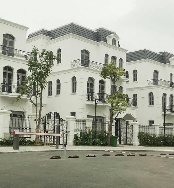 Vừa khoe nhà đẹp đón Tết, fan Tuấn Hưng còn choáng hơn khi biết gia tài khổng lồ của anh - 2 Vừa khoe nhà đẹp đón Tết, fan Tuấn Hưng còn choáng hơn khi biết gia tài khổng lồ của anh - 2