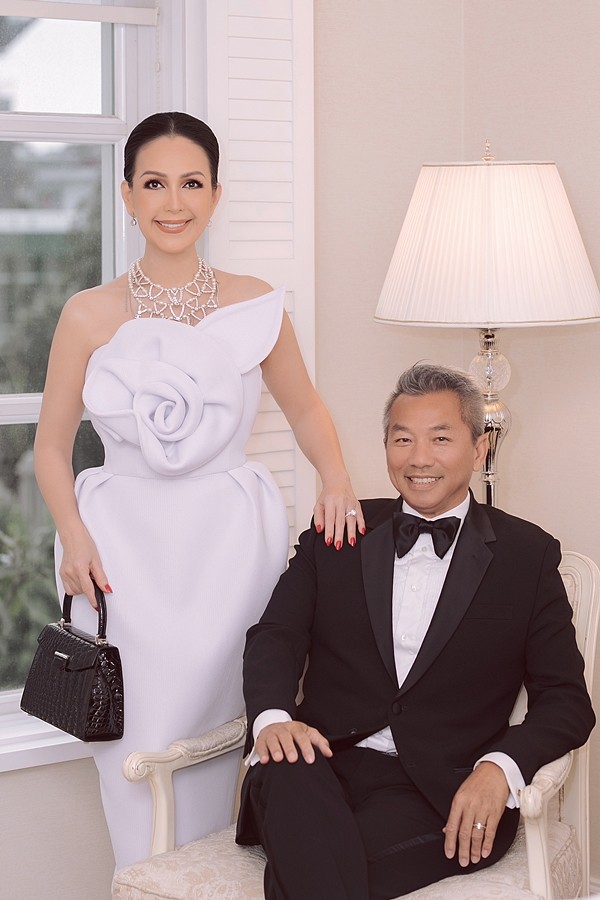 Diễm My: Thành công không phải là phim ảnh mà là nỗ lực cho gia đình Diễm My: Thành công không phải là phim ảnh mà là nỗ lực cho gia đình