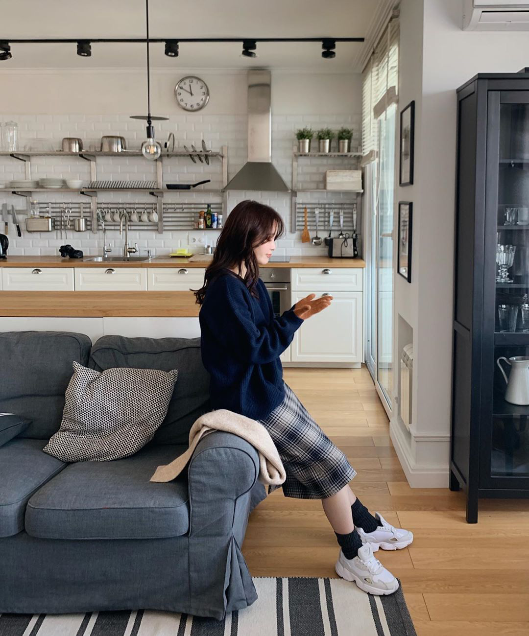 Kiểu gì chị em cũng nên sắm 4 mẫu chân váy sau để Tết đến là đẹp xinh nức nở - 7 Kiểu gì chị em cũng nên sắm 4 mẫu chân váy sau để Tết đến là đẹp xinh nức nở - 7