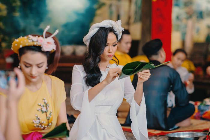 Vũ Thu Phương đọ sắc cùng H’Hen Niê và Khánh Vân trong tà áo tứ thân du xuân - 7 Vũ Thu Phương đọ sắc cùng H’Hen Niê và Khánh Vân trong tà áo tứ thân du xuân - 7
