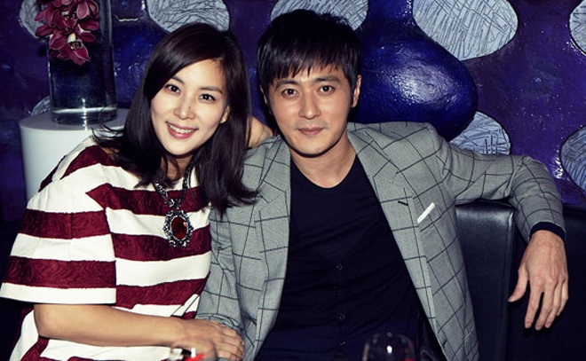 Sau khi cùng gia đình sang Hawaii du lịch giữa bê bối 'săn gái' chấn động, Jang Dong Gun một mình trở về nước khiến dân tình xôn xao - 1 Sau khi cùng gia đình sang Hawaii du lịch giữa bê bối 'săn gái' chấn động, Jang Dong Gun một mình trở về nước khiến dân tình xôn xao - 1