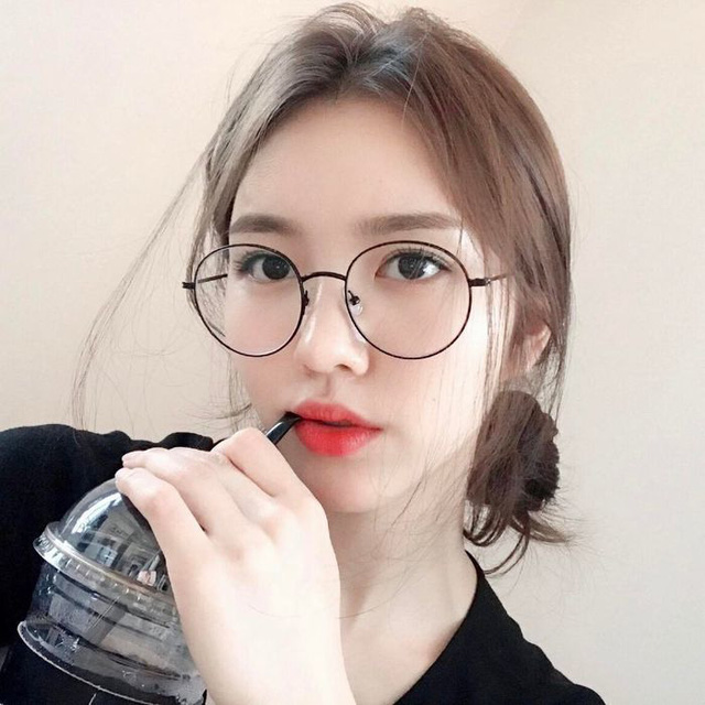Tết quá nhanh mà chưa kịp làm tóc, thử vài kiểu chải ngôi giúp tóc dày, mặt thanh thoát - 4 Tết quá nhanh mà chưa kịp làm tóc, thử vài kiểu chải ngôi giúp tóc dày, mặt thanh thoát - 4