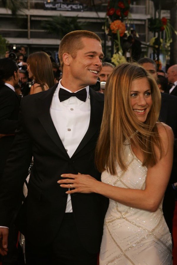 Rộ tin đồn Brad Pitt và Jennifer Aniston nối lại tình xưa, 'đằng trai' đã đưa 'đằng gái' về giới thiệu làm quen với các con - 2 Rộ tin đồn Brad Pitt và Jennifer Aniston nối lại tình xưa, 'đằng trai' đã đưa 'đằng gái' về giới thiệu làm quen với các con - 2