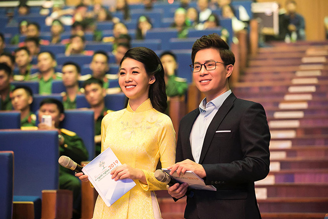 Nữ MC xinh đẹp, 18 tuổi đã lọt vào 'mắt xanh' sếp lớn VTV3 ngay lần gặp đầu tiên là ai? - 2 Nữ MC xinh đẹp, 18 tuổi đã lọt vào 'mắt xanh' sếp lớn VTV3 ngay lần gặp đầu tiên là ai? - 2