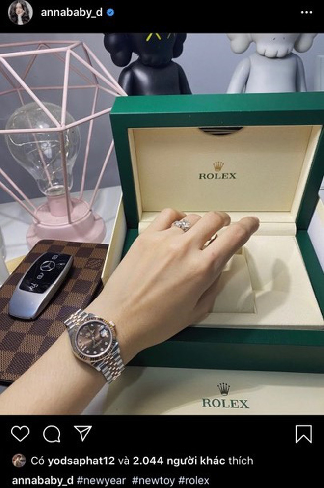 Hội gái xinh rục rịch đón Tết: Người không tiếc tay sắm đồng hồ mấy trăm triệu, người 'xui xẻo' phải nằm viện - 9 Hội gái xinh rục rịch đón Tết: Người không tiếc tay sắm đồng hồ mấy trăm triệu, người 'xui xẻo' phải nằm viện - 9