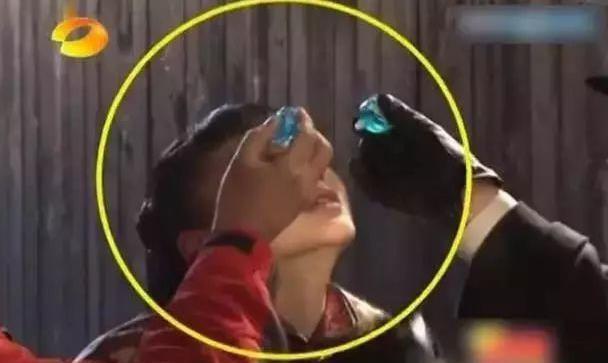 Angelababy có tay trắng sau ồn ào ly hôn Huỳnh Hiểu Minh? - 4 Angelababy có tay trắng sau ồn ào ly hôn Huỳnh Hiểu Minh? - 4
