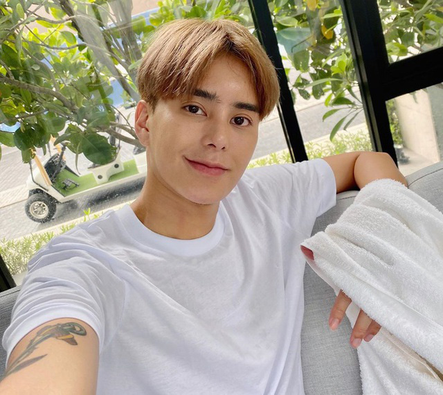 Chuyện hi hữu showbiz: Hoa hậu chuyển giới Thái Lan bất ngờ phẫu thuật trở lại thành nam giới ngay sau khi đăng quang vì muốn 'tìm lại chính mình' - 3 Chuyện hi hữu showbiz: Hoa hậu chuyển giới Thái Lan bất ngờ phẫu thuật trở lại thành nam giới ngay sau khi đăng quang vì muốn 'tìm lại chính mình' - 3