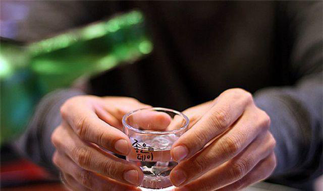 Ăn tất niên trước khi nghỉ lễ, đừng mắc phải những sai làm này kẻo 'giết chết' sức khỏe Ăn tất niên trước khi nghỉ lễ, đừng mắc phải những sai làm này kẻo 'giết chết' sức khỏe