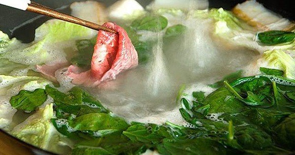 Ăn tất niên trước khi nghỉ lễ, đừng mắc phải những sai làm này kẻo 'giết chết' sức khỏe - 1 Ăn tất niên trước khi nghỉ lễ, đừng mắc phải những sai làm này kẻo 'giết chết' sức khỏe - 1