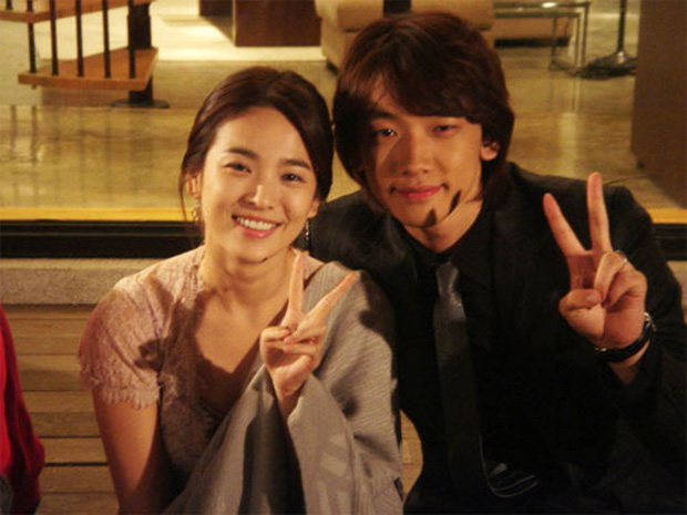 Tam giác quan hệ Song Hye Kyo, Bi Rain, Hyun Bin bất ngờ bị hé lộ qua nhóm chat 'săn gái' của Joo Jin Mo - Jang Dong Gun? - 2 Tam giác quan hệ Song Hye Kyo, Bi Rain, Hyun Bin bất ngờ bị hé lộ qua nhóm chat 'săn gái' của Joo Jin Mo - Jang Dong Gun? - 2