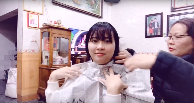 Thiếu nữ can đảm 'chơi lớn' nhờ phụ huynh cắt tóc hộ, cứ ngỡ là 'toang' ai ngờ cute lạc lối - 2 Thiếu nữ can đảm 'chơi lớn' nhờ phụ huynh cắt tóc hộ, cứ ngỡ là 'toang' ai ngờ cute lạc lối - 2