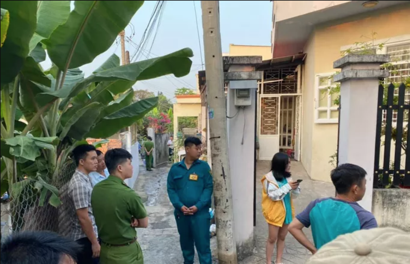 Ám ảnh hiện trường vụ cháy thương tâm khiến 5 người trong gia đình tử vong ngày cận Tết - 4 Ám ảnh hiện trường vụ cháy thương tâm khiến 5 người trong gia đình tử vong ngày cận Tết - 4